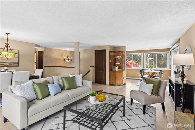 8505 236th Street SW, Edmonds, WA 98026