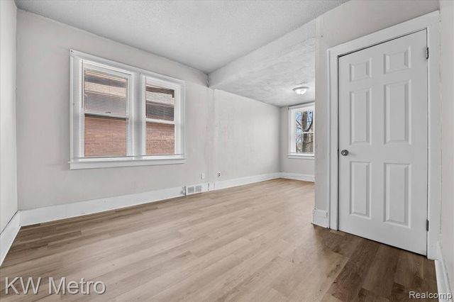 13300 La Salle Boulevard, Detroit, MI 48238