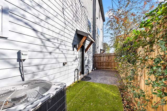 1329 Buescher Drive, Houston, TX 77043