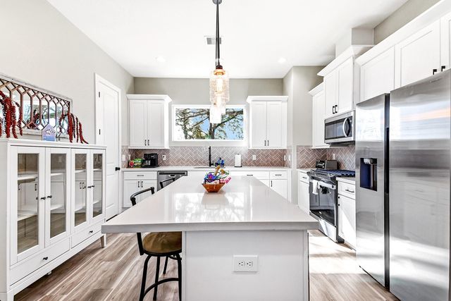 1329 Buescher Drive, Houston, TX 77043