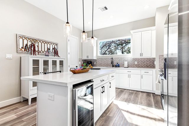 1329 Buescher Drive, Houston, TX 77043