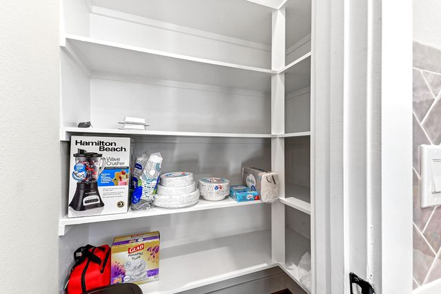 1329 Buescher Drive, Houston, TX 77043