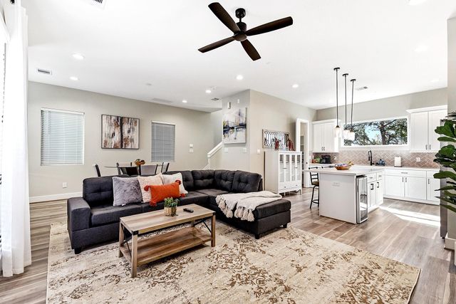 1329 Buescher Drive, Houston, TX 77043