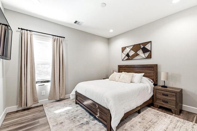 1329 Buescher Drive, Houston, TX 77043