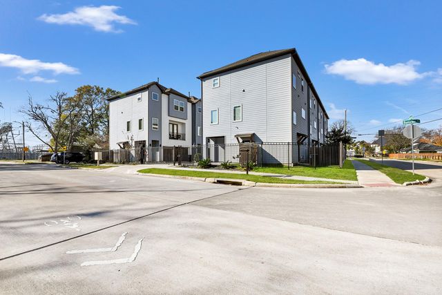 1329 Buescher Drive, Houston, TX 77043