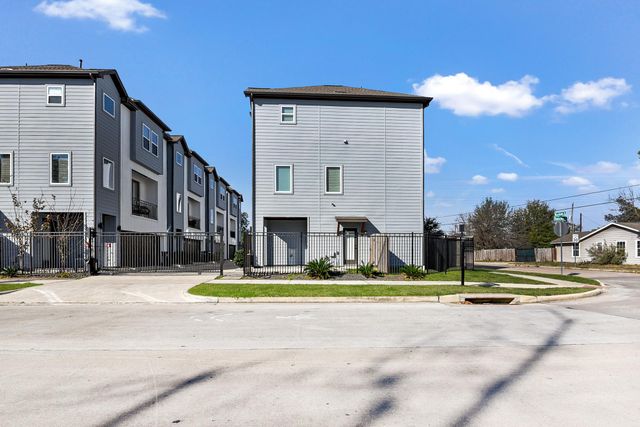 1329 Buescher Drive, Houston, TX 77043