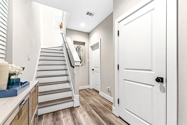 1329 Buescher Drive, Houston, TX 77043