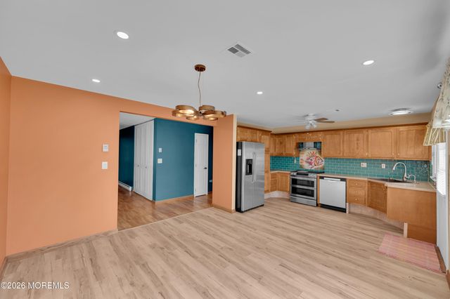588A Lake Point Drive 100A, Lakewood, NJ 08701