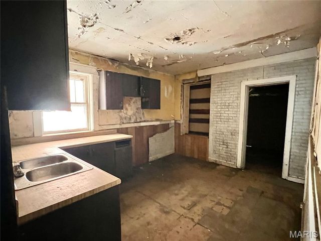 4240 California Avenue, St Louis, MO 63111