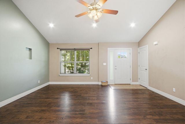 2600 QUARTZ LN, Columbia, MO 65202