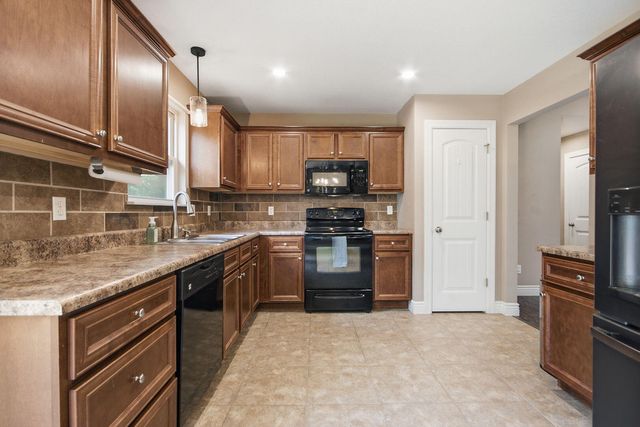 2600 QUARTZ LN, Columbia, MO 65202