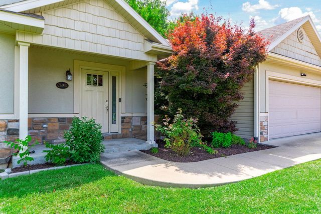 2600 QUARTZ LN, Columbia, MO 65202