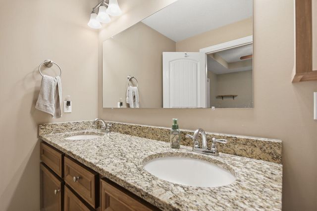 2600 QUARTZ LN, Columbia, MO 65202