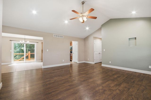 2600 QUARTZ LN, Columbia, MO 65202