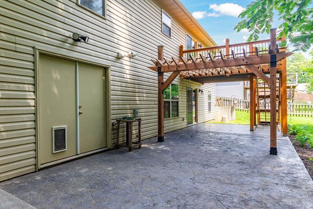2600 QUARTZ LN, Columbia, MO 65202