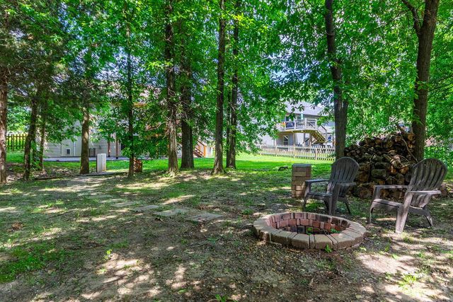 2600 QUARTZ LN, Columbia, MO 65202