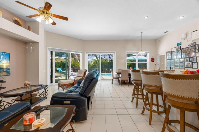 9211 12TH AVENUE NW, Bradenton, FL 34209