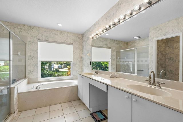 9211 12TH AVENUE NW, Bradenton, FL 34209