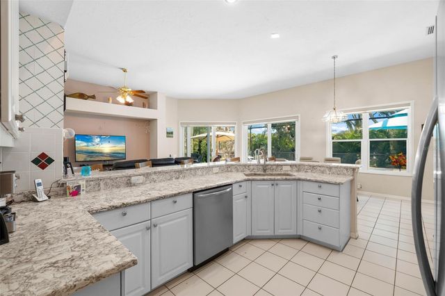 9211 12TH AVENUE NW, Bradenton, FL 34209