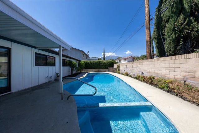 1370 Edgefield, Upland, CA 91786