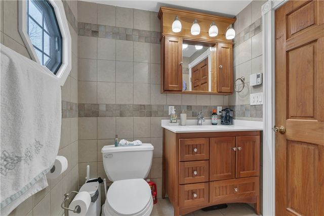 64 Julia Street, Cranston, RI 02910