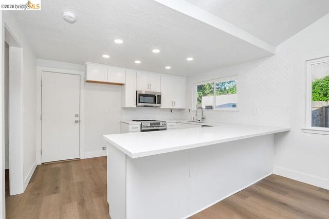 1060 Woodglen Dr, Oakley, CA 94561