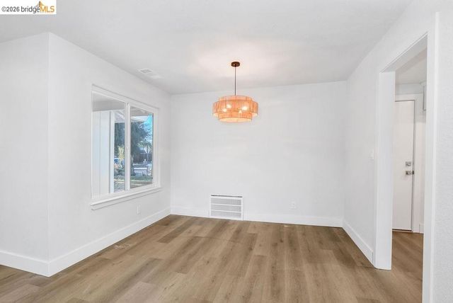 1060 Woodglen Dr, Oakley, CA 94561