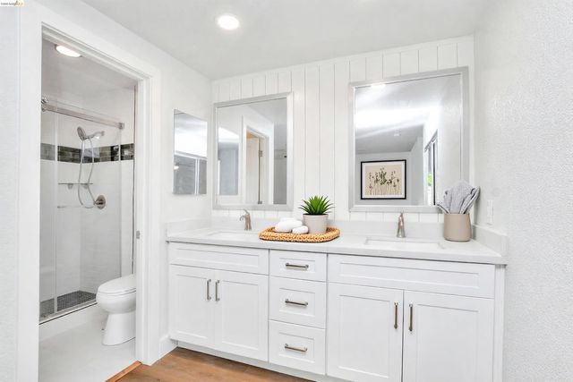 1060 Woodglen Dr, Oakley, CA 94561