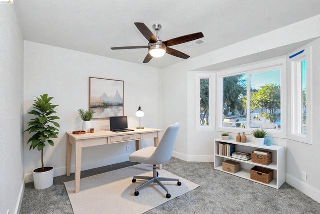 1060 Woodglen Dr, Oakley, CA 94561