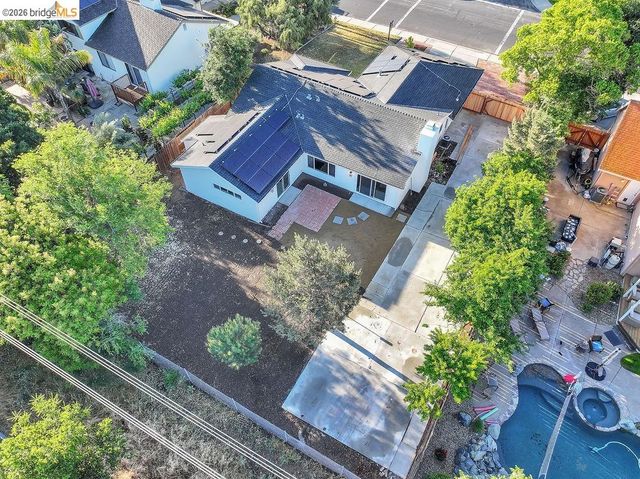 1060 Woodglen Dr, Oakley, CA 94561