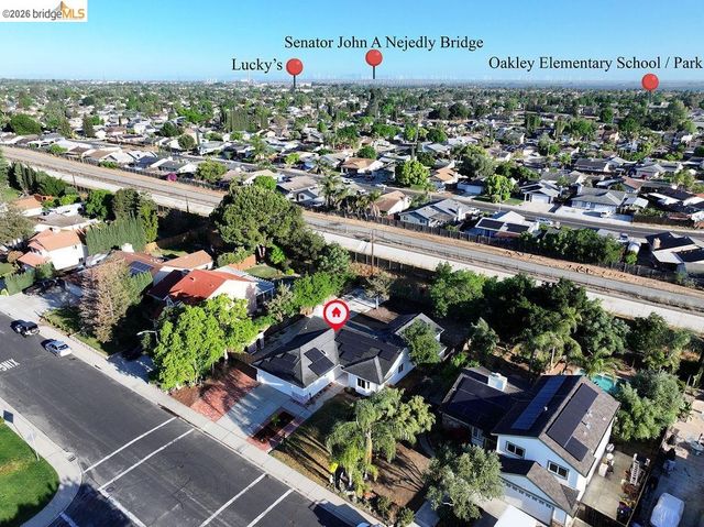 1060 Woodglen Dr, Oakley, CA 94561