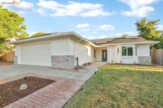 1060 Woodglen Dr, Oakley, CA 94561