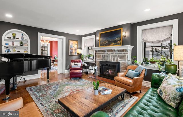 6521 LINCOLN DR, Philadelphia, PA 19119