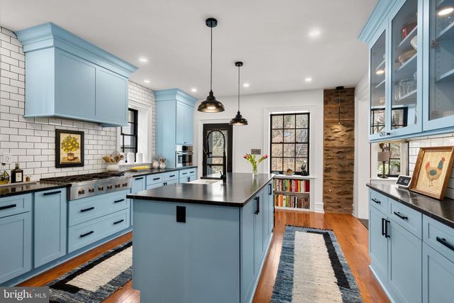 6521 LINCOLN DR, Philadelphia, PA 19119