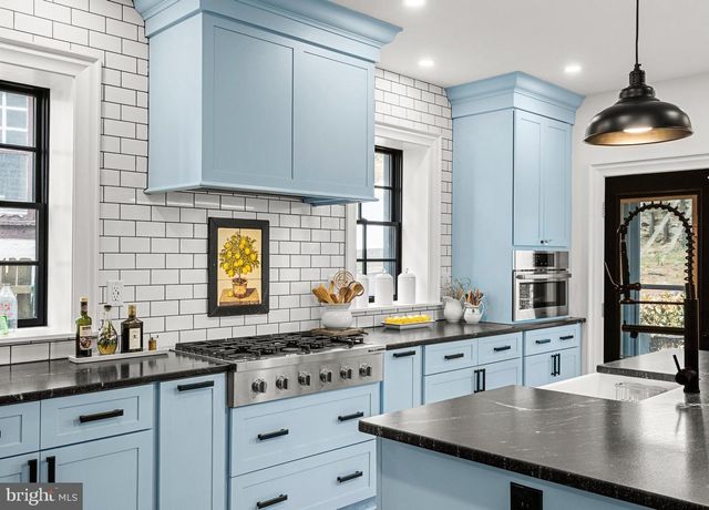 6521 LINCOLN DR, Philadelphia, PA 19119