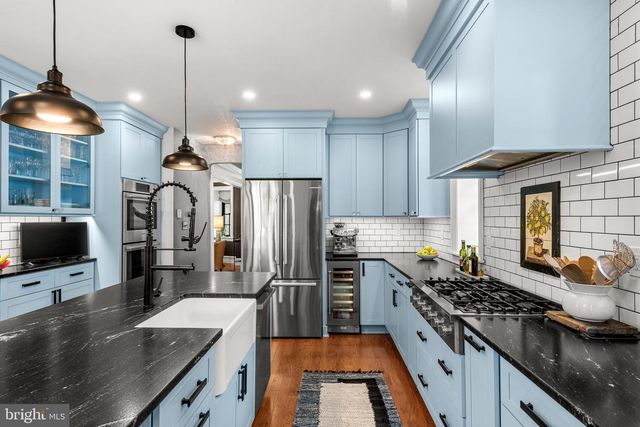 6521 LINCOLN DR, Philadelphia, PA 19119