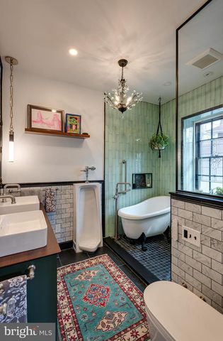 6521 LINCOLN DR, Philadelphia, PA 19119