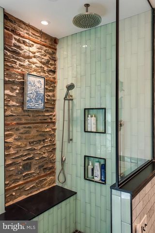 6521 LINCOLN DR, Philadelphia, PA 19119