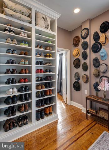 6521 LINCOLN DR, Philadelphia, PA 19119