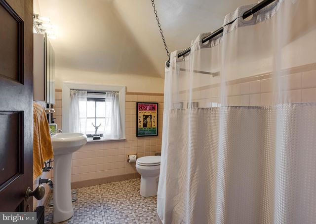 6521 LINCOLN DR, Philadelphia, PA 19119