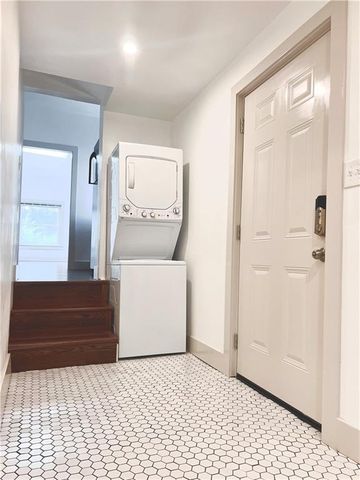 3800 Roanoke Road, Kansas City, MO 64111