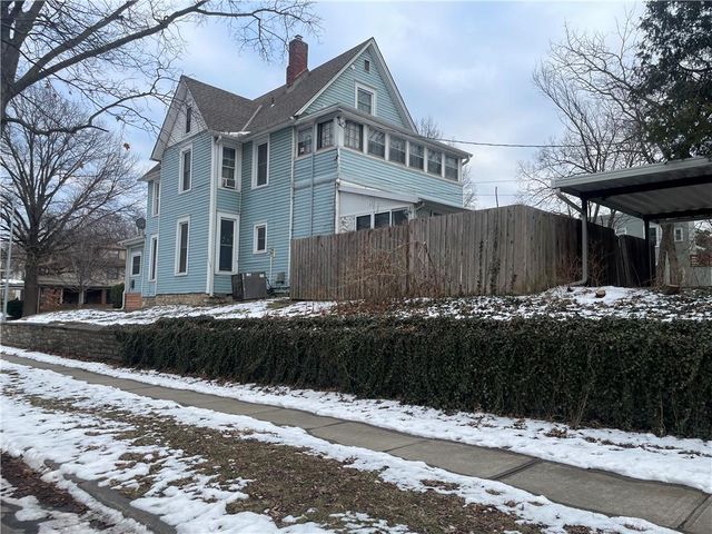 3800 Roanoke Road, Kansas City, MO 64111