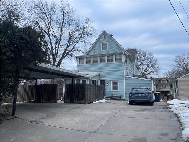 3800 Roanoke Road, Kansas City, MO 64111