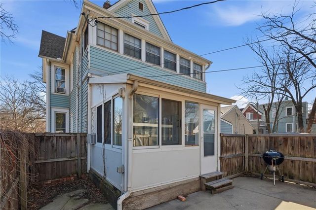 3800 Roanoke Road, Kansas City, MO 64111