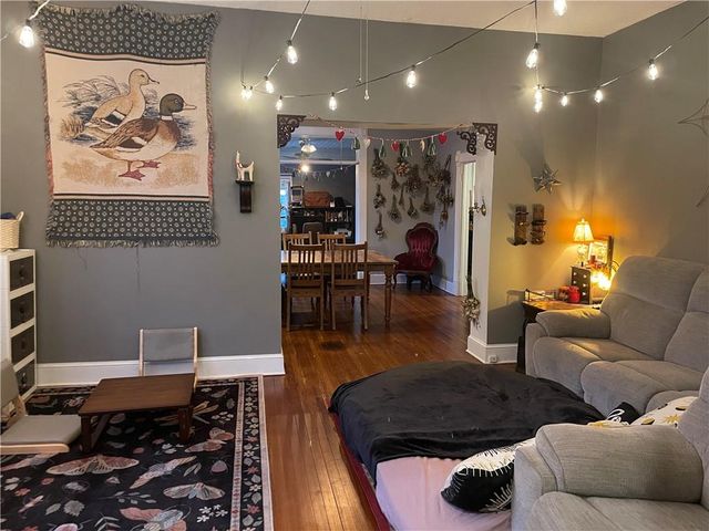 3800 Roanoke Road, Kansas City, MO 64111