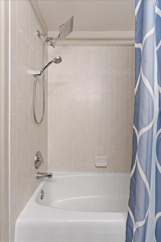 407 S Oak Park Avenue H, Oak Park, IL 60302