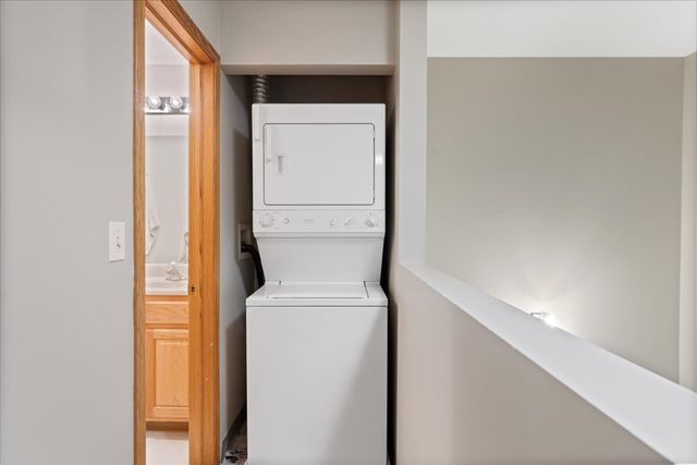 407 S Oak Park Avenue H, Oak Park, IL 60302