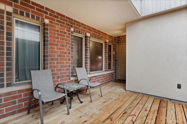 407 S Oak Park Avenue H, Oak Park, IL 60302