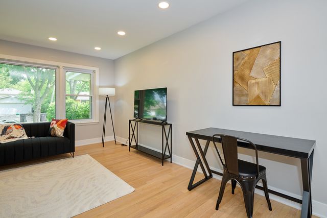 4555 Cleveland Street, Skokie, IL 60076