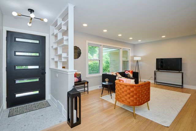 4555 Cleveland Street, Skokie, IL 60076